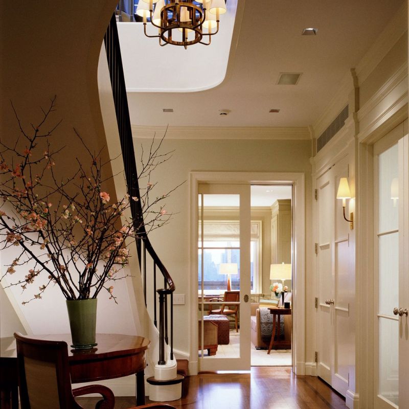 © Gomez Associates